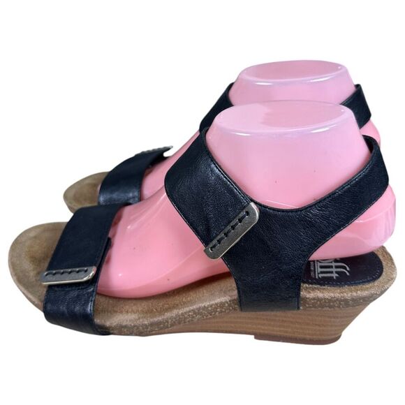 Sofft Verdi II Black Leather Strappy Slight Wedge Sandals Size 8.5 WIDE - Picture 5 of 7